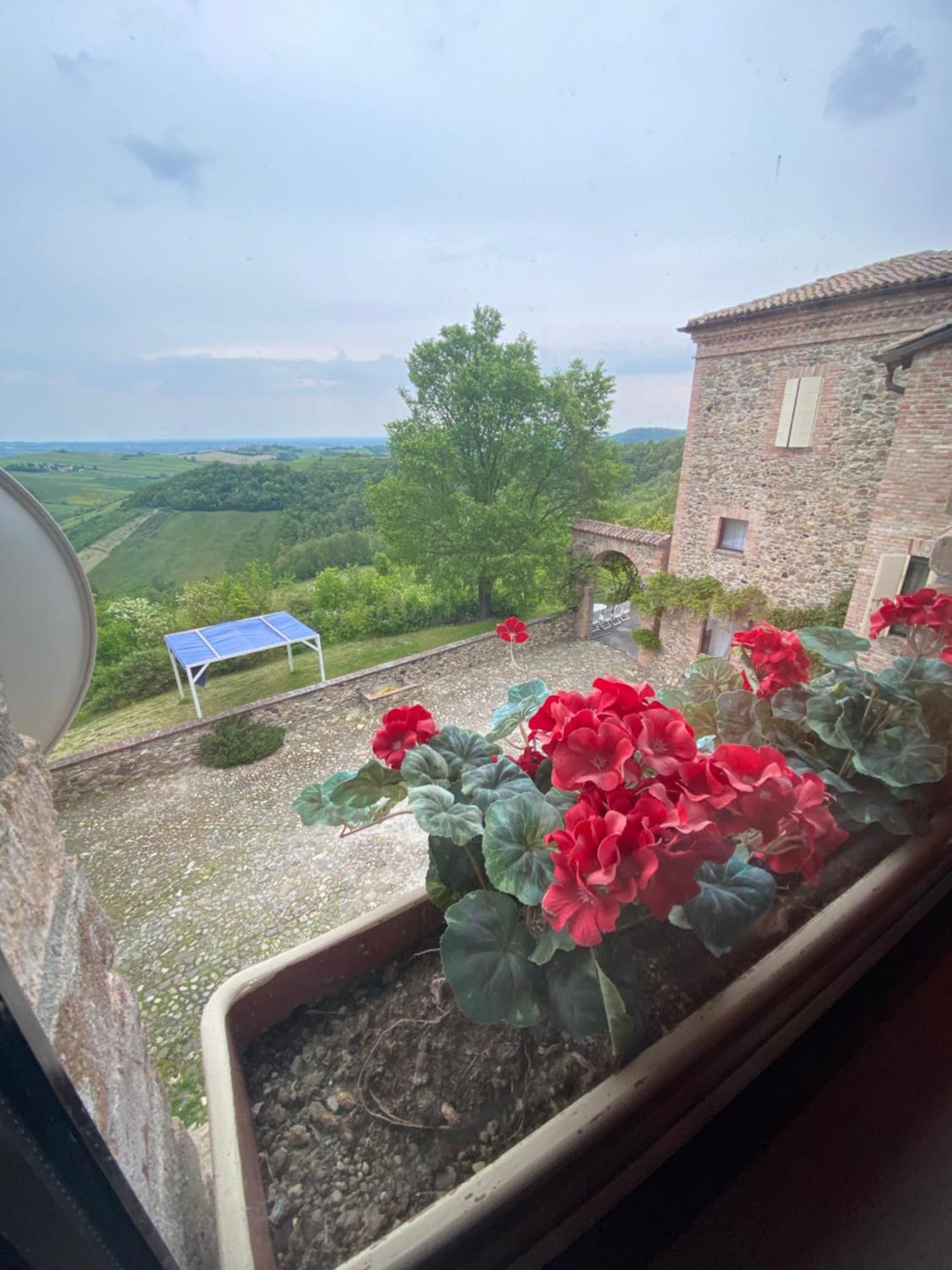 B&B Le Ginestre Sala Baganza Bagian luar foto